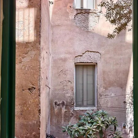 Domus Viola By Quokka 360 - 3 Min Walk From Piazza Navona